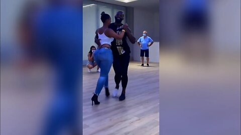 🕺💃🏻:⁣⁣@Tonypirataaa @Aurea.febraio 🔥 | #kizomba