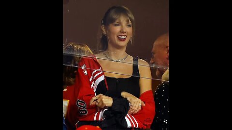 Taylor Swift was 'blown away' by the way Travis Kelce 'courted her' like a 'gentleman' and is