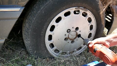 Mercedes Benz W124 - Broken wheel bolt what to do? fix it DIY repair
