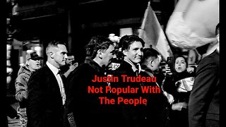 Justin Trudeau Swarmed By Canadians, As The People Are Upset With His Policies