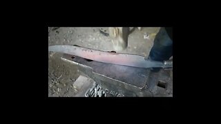 Forging a massive Bowie knife #knifemaking