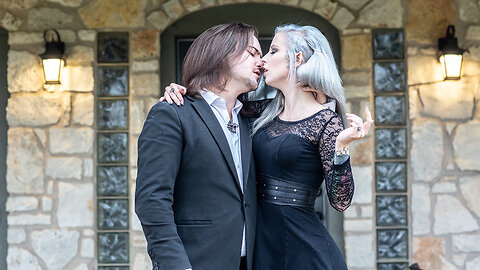 Suckers For Love! Couple Plan 'Vampire Wedding'
