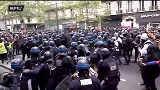 Massive Clash Between Rioters and Police in Paris