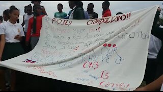 SOUTH AFRICA - Johannesburg - Ennerdale Protest (videos) (c7f)