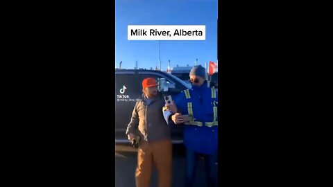 Coutts border in Alberta protesters join arm in arm
