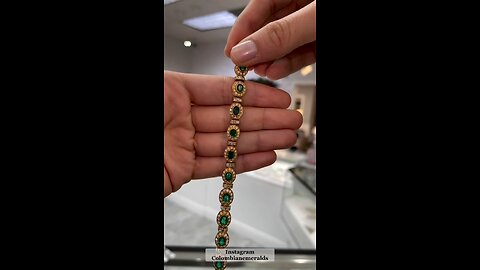 22 carat oval green emerald & Diamond bezel set link choker statement luxury necklace 18K gift