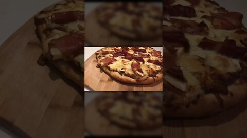 Prosciutto Apple Brie Pizza | WEIRD PIZZA