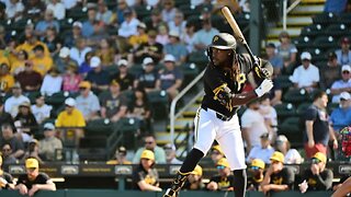 Oneil Cruz lifts a leadoff home run to left field