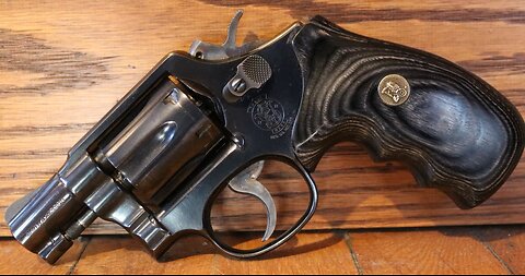 Smith and Wesson Model 10 Snub Nose (Full Review)