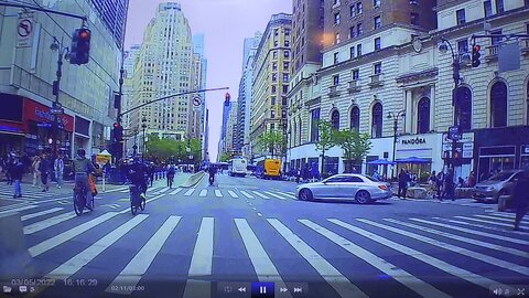 Close Call - When Pedestrians don’t think