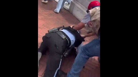 Pro-Hamas Thugs Assault A Cop In D.C. As The Mob Storms The Capitol