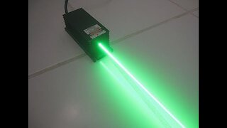 HUGE 640mW Green Laser Burning Stuff!