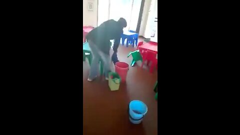 SOUTH AFRICA - Carltenville - Creche Teacher beats learner (with video) (uQV)