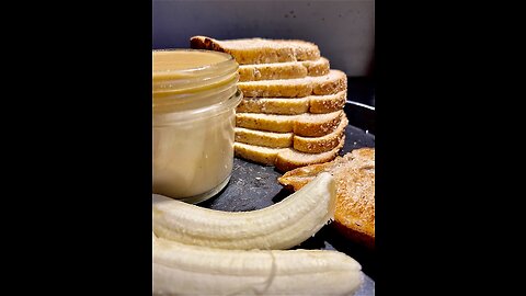 Homemade Creamy Peanut Butter 🥜