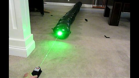 2000mW Green Laser vs. Line of 20 Balloons! 2W @ 532nm Class IV!!!