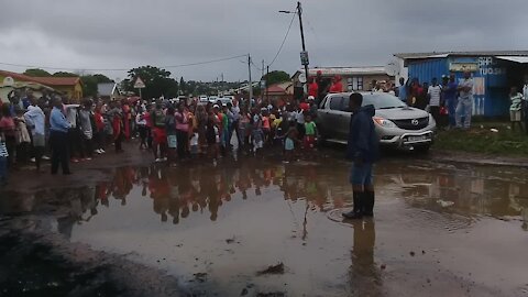 SOUTH AFRICA - KwaZulu-Natal - Nomusa Dube visits a flooded KwaMashu (Videos) (rx2)