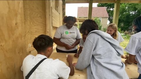 Community garden helps MPS students in STEM