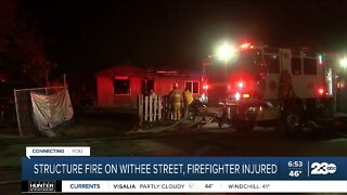 Kern County firefighter injured battling East Bakersfield blaze