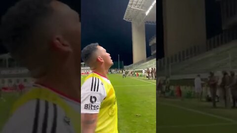 EMOÇÃO DOS JOGADORES E TORCIDA DO SÃO PAULO, APÓS A CLASSIFICAÇÃO PARA SEMI NA COPA DO BRASIL#shorts