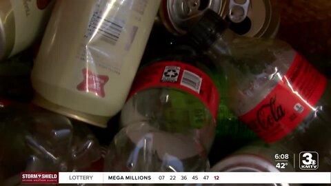 Iowa lawmakers aim to revamp state's bottle and can redemption program