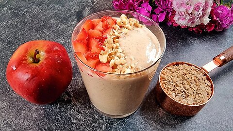 Take 1 apple and oats and make this healthy breakfast smoothie in 3 minutes!