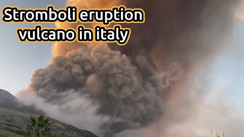 Eruption stromboli vulcano italy Dec. 4. 2022
