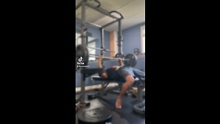 Bench press 225lb/102kg 5x5