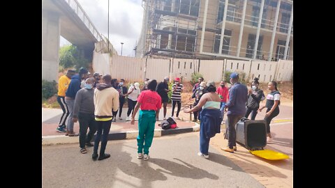 Entrances to UCT blocked as students protest