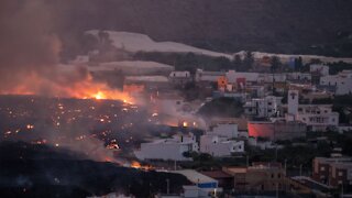 La Palma: Hundreds More Evacuate To Flee Volcano Lava
