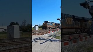 2 CSX Locos Up Close At The Crossing Train Horn #asmr #train #railfan #railway #trainhorn #csx