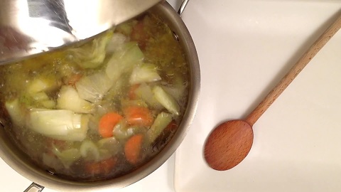 How to make vegetable broth (stock)