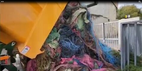 French farmers join the protests and dump waste, manure and tires in front of the prefectures.