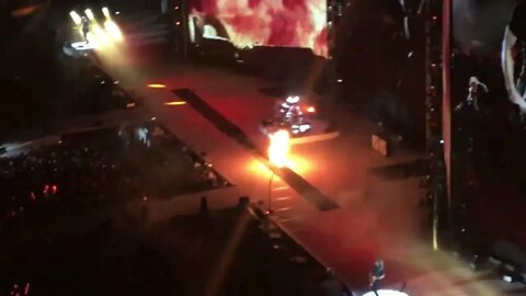 Metallica - moth into flame pyrotechnics (Chicago 2017)