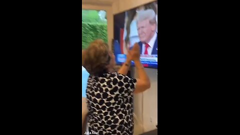 Persian Grandma 😍 Loves Trump!
