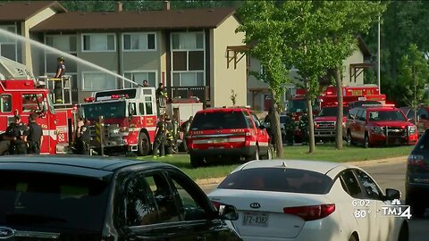 Milwaukee crews battling 3-alarm apartment fire near Sherman and Florist