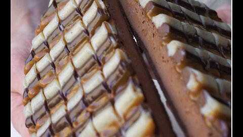 Cedric Grolet l Moelleux au chocolat avec du caramel et de la vanille, #cedricgrolet #cake #dessert