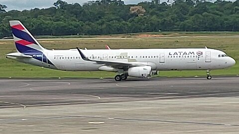 Airbus A321 PT-MXO pousa em Manaus vindo de Brasília