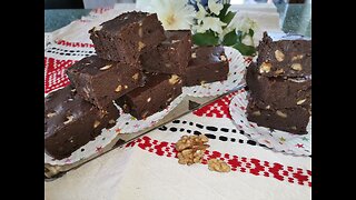 Homemade chocolate with milk powder and walnut / Bake in 10 minutes