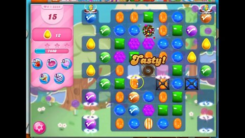 Candy Crush Level 2825 Talkthrough, 22 Moves 0 Boosters