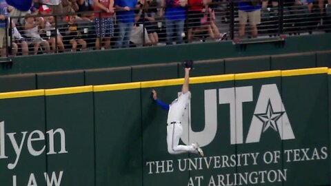 MLB Wyatt Langford's leaping catch at the wall