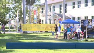 Group shows support for Ukraine in Delray Beach