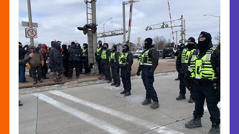 Canadian C0ps Forcing Peaceful Protestors Off Bridge