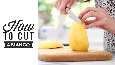 How to cut a mango - Try this helpful life hack!