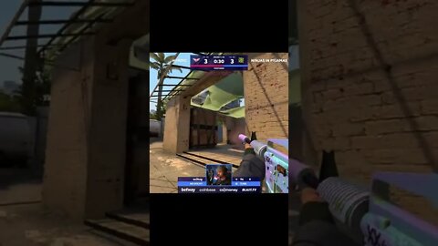 CLUTCH ES3TAG 1v3 #Shorts #CSGO