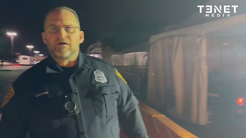 San Antonio TX Police on a side gig help facilitate human smuggling 👀