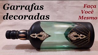 Garrafa decorada com Bijuterias