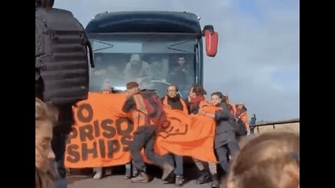 Just Stop Oil Activists Find Out It's Not a Good Thing to Try to Block a Bus