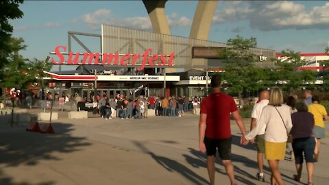 Fans enjoy first concert at Summerfest with new COVID-19 requirements