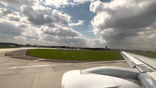 KLM Cityhopper Embraer 190 Landing Krakow Poland (4K)