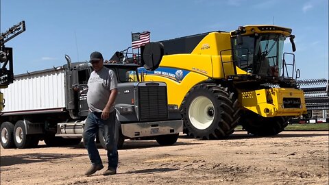 DAY 9 / 2022 Wheat Harvest - June 24 (Chase, Kansas)